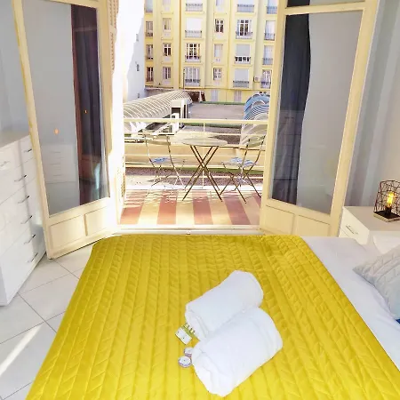 Riviera - Buffa-centre Avec Terrasse Et Balcon Daire *